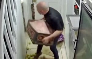 Denuncian a sujeto por robos en bodegas de tres locales de comida de Punta Arenas