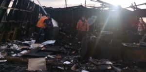 Buscan reunir ayuda para tres damnificados en incendio