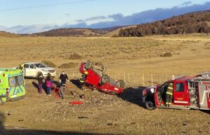 Un atrapado deja volcamiento en ruta