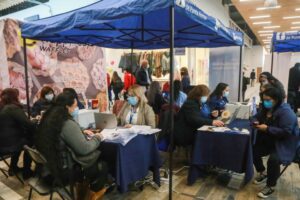 Gran cantidad de mujeres disfrutó de feria municipal
