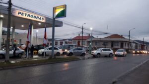 Bencineras de Punta Arenas colapsaron por toma en ENAP
