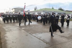 Con tradicional desfile se homenajeó a las Glorias Navales en Barrio Prat