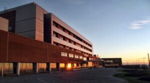 Paciente que adeuda $53 millones recurre a la Justicia por reiterados cobros del hospital