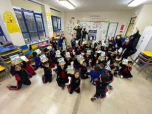 Armada realiza visita a colegios