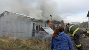 Incendio destruyó vivienda en sector Villa Andrea