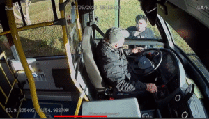 Joven que disparó contra bus quedó con arraigo regional