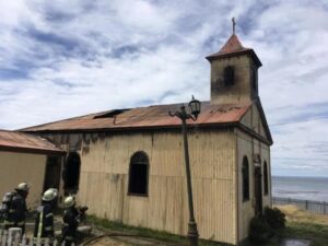 Condenan a vecino que incendió capilla de Río Seco