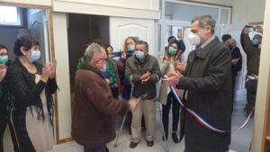 Donan cerca de 300 libros para personas mayores del Condominio de Viviendas Tuteladas “Ester María Edén Wellington”