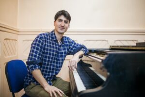 Nombran a nuevo director del Conservatorio de Música de la UMAG