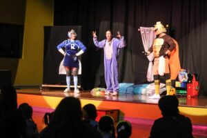 Párvulos de jardines infantiles de Junji e Integra disfrutaron de la obra “Superhéroes del reciclaje”