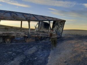 Labocar realiza pericias a camión que se incendió camino a Monte Aymond