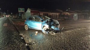 Violento choque múltiple deja cinco vehículos con daños y una lesionada