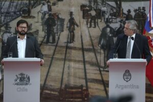 Defienden postura de Presidente Boric por apoyo a reclamo argentino sobre las Malvinas