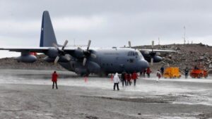 CDE interpone queja para mantener secreto militar de documentos de la FACh sobre accidente del Hércules C-130