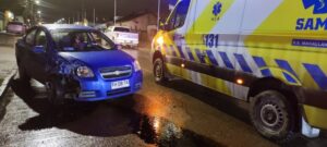Conductor impactó auto estacionado en el Barrio Prat