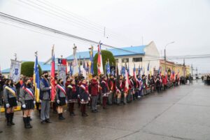 Luego de dos años estudiantes rindieron homenaje a las Glorias Navales