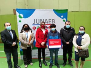 Mineduc entregó más de 60 notebooks a estudiantes de Tierra del Fuego por Becas TIC