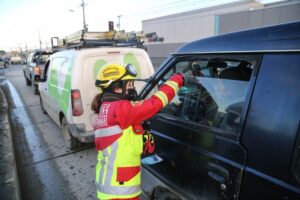 Clínica Imet y Bomberos inician campaña para evitar accidentes vehiculares
