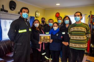 Delegada Muñoz entregó reconocimiento a Primera Compañía de Bomberos de Williams