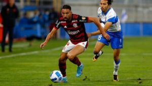 Universidad Católica anuncia acuerdo para la llegada de Mauricio Isla