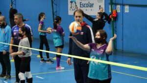 Entrenador nacional de voleibol dictó clínica deportiva