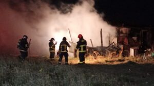 Incendio destruye casa en prolongación Capitán Guillermos
