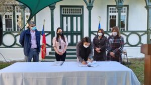 Municipalidad de Río Verde firma convenio para preservar las instalaciones de la exescuela de la comuna