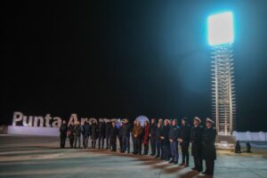 Inauguran hito de luz de 500 años en la Costanera