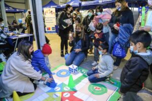 Familias magallánicas disfrutaron de feria de la niñez y la juventud