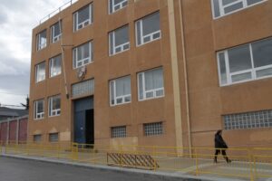 Directivos de colegio llaman a Carabineros por riña entre escolares de 14 años