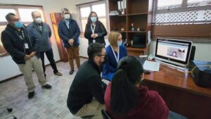 Implementan atención a través de videollamadas para vecinos de Cerro Sombrero