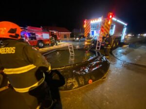 La importante labor de Bomberos para controlar emergencia que destruyó comisaría