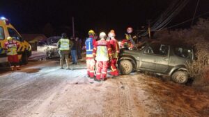 Colisión entre vehículos particulares deja mujer lesionada