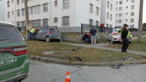 Conductoras lesionadas tras accidente en calle Chiloé