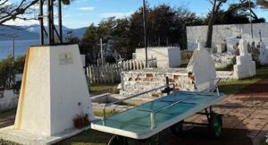 Municipio adquiere cureña para cementerio