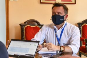 “El sistema no nos financia todo lo que se gasta en los colegios municipales”