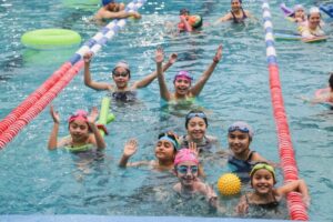 Decenas de niños y niñas disfrutaron de jornada de parques acuáticos