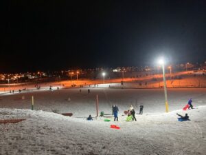 Familias magallánicas disfrutaron de la nieve