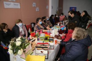 Exitosa primera jornada de feria de adultos mayores