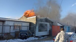 Incendio destruyó vivienda en el Barrio 18 de Septiembre y dejó tres damnificados