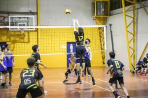La Liga Regional de Vóleibol de menores sale a buscar sus finalistas de la temporada