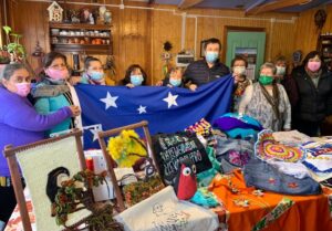 Venta de manualidades de adultos mayores en ZonAustral