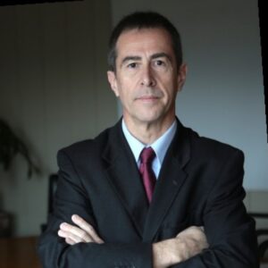 Economista magallánico advierte inevitable recesión en segundo semestre