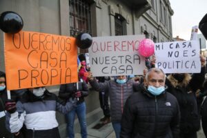 Con masiva marcha emplazan al Gobierno “por el sueño de la casa propia”