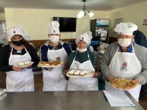 Vecinos de Río Verde se certifican en Taller de Repostería