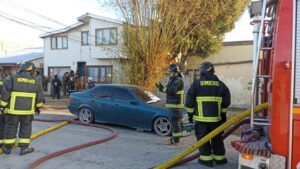 Incendio destruyó dos viviendas en el Barrio Prat