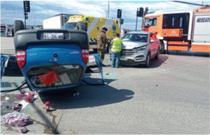 Formalizan a chofer por accidente que dejó volcamiento y víctima grave