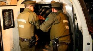 Detienen a hombre que amenazó con pistola a carabineros