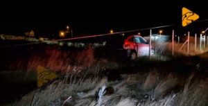Conductor chocó poste y arrasó con cierre perimetral