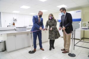 UMAG, HIF y Gasco firman convenio para desarrollo de laboratorio de e-combustibles